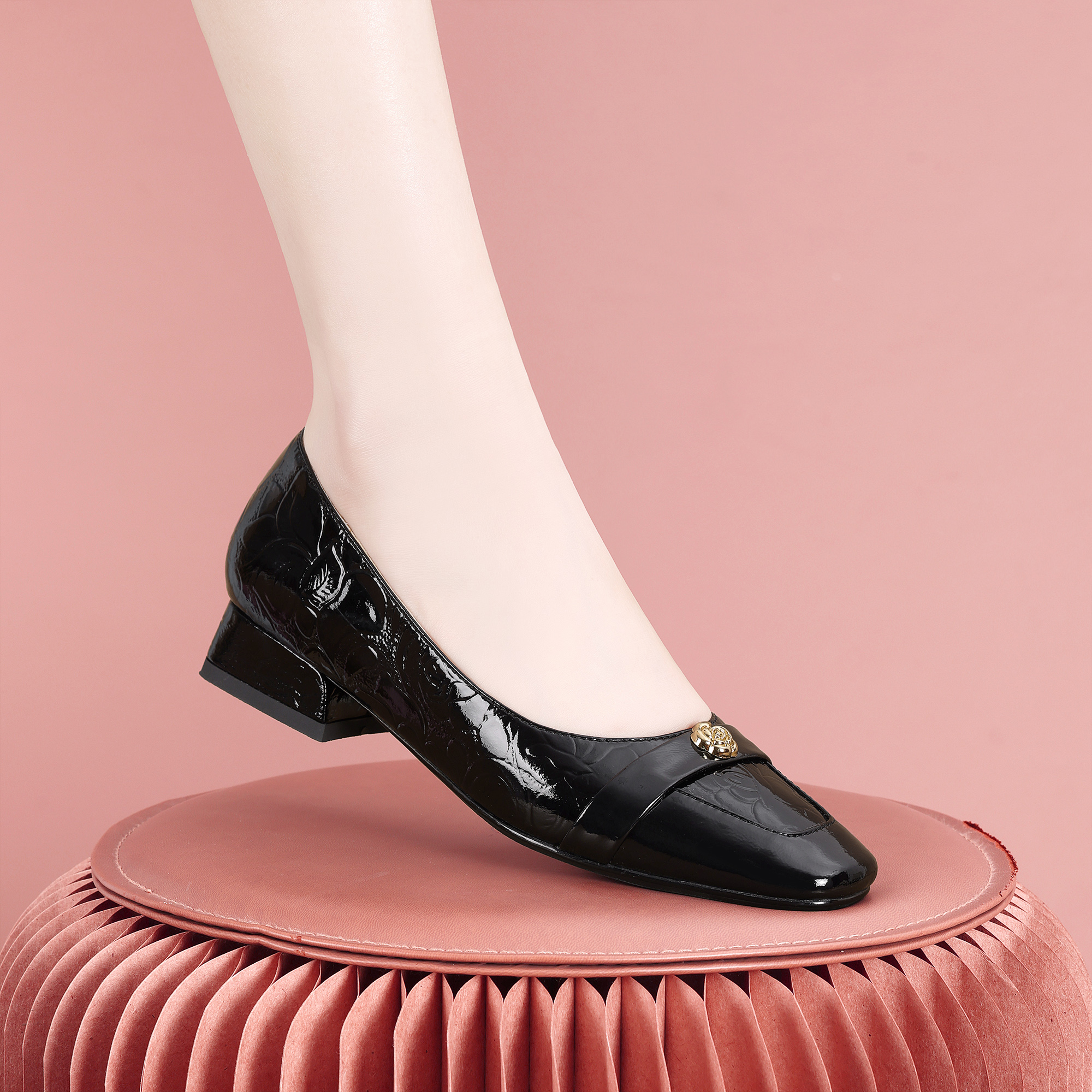 梵芮诗夏季新款2025浅口舒适纯色外穿休闲粗跟浅口单鞋-J2036