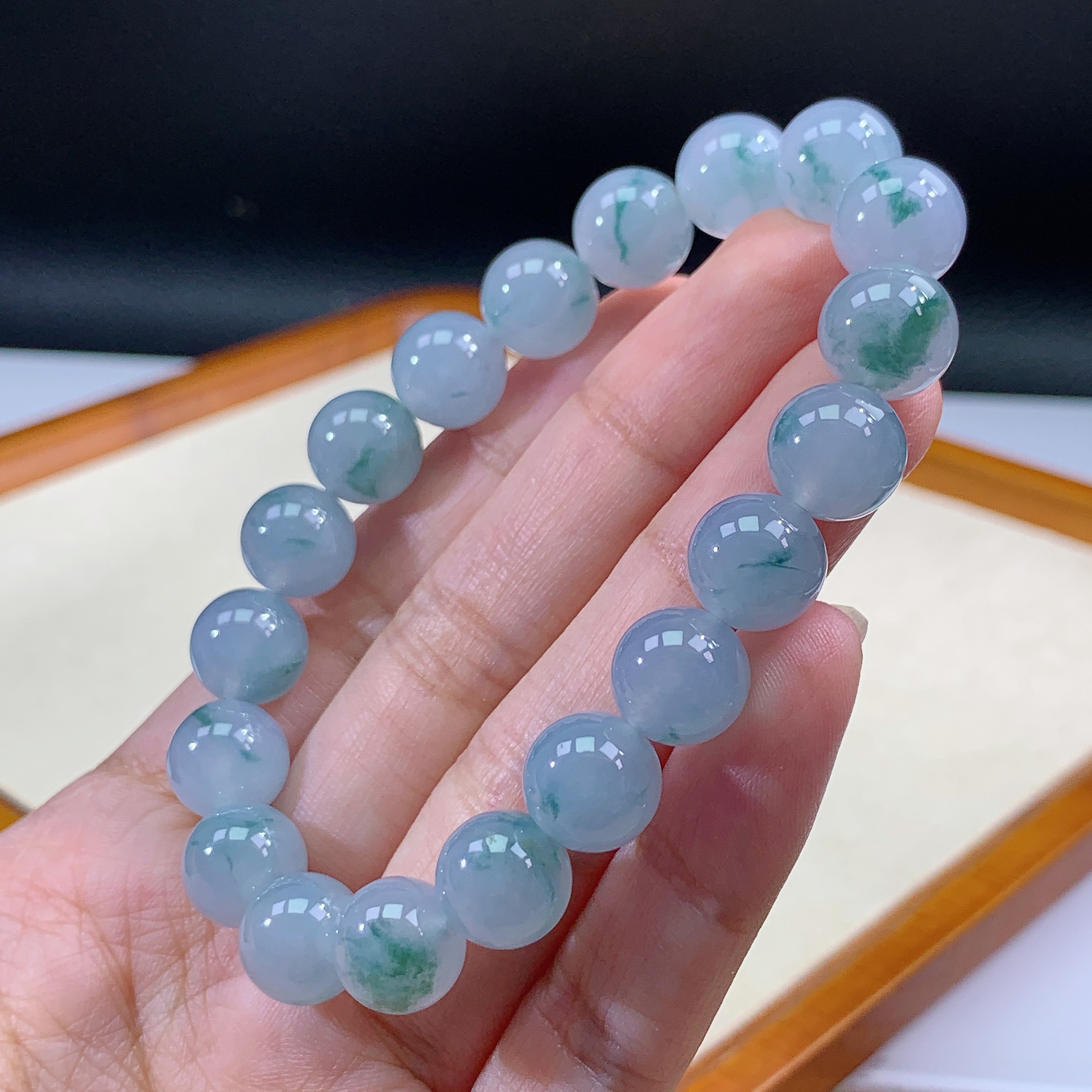 7.18-10缅甸天然翡翠A货飘花手串卡10mm19颗粒