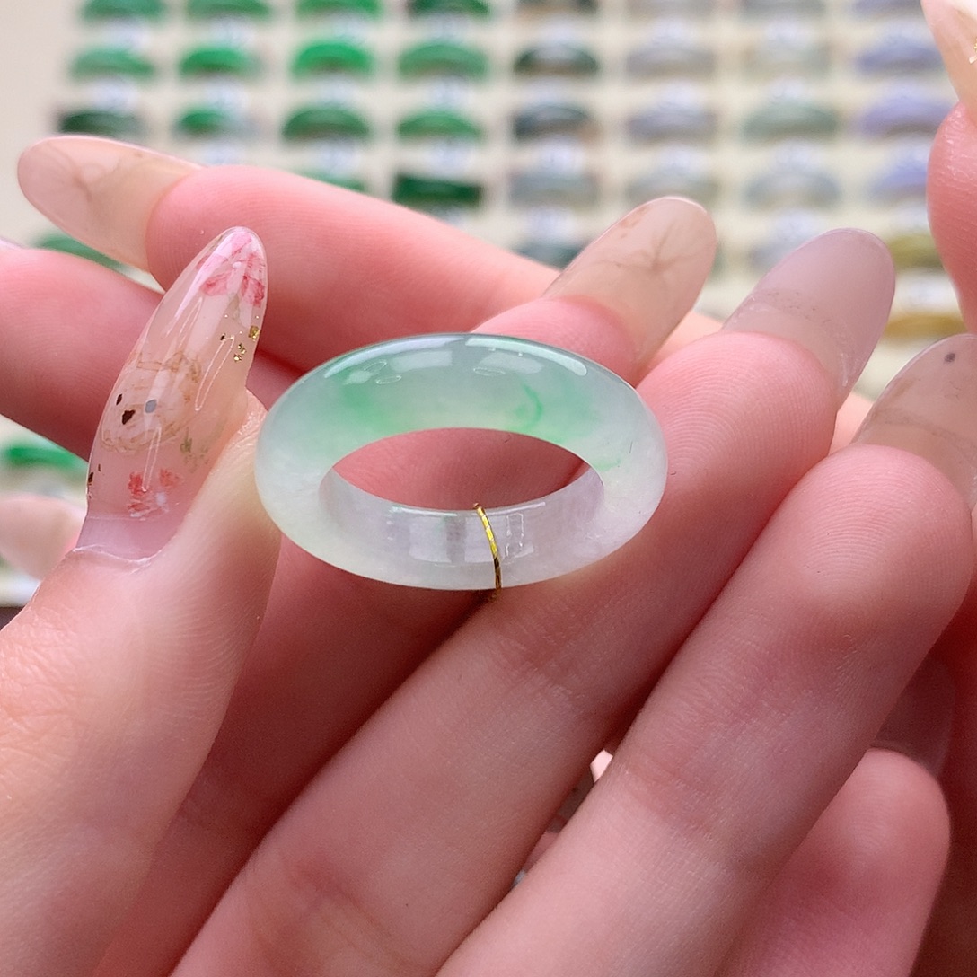 翡翠未镶嵌戒指港14