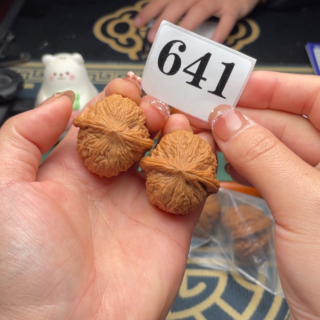 文玩核桃吊坠35全品泥鳅背641号