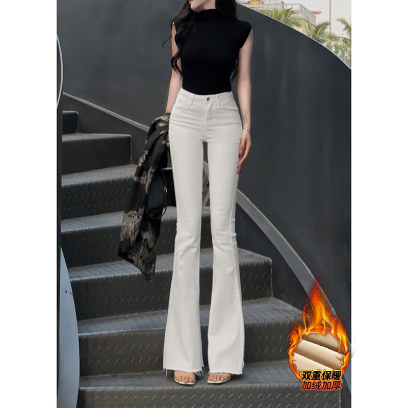 白色辣妹毛边加绒高腰弹力牛仔裤女2025年冬季新款显瘦喇叭长裤