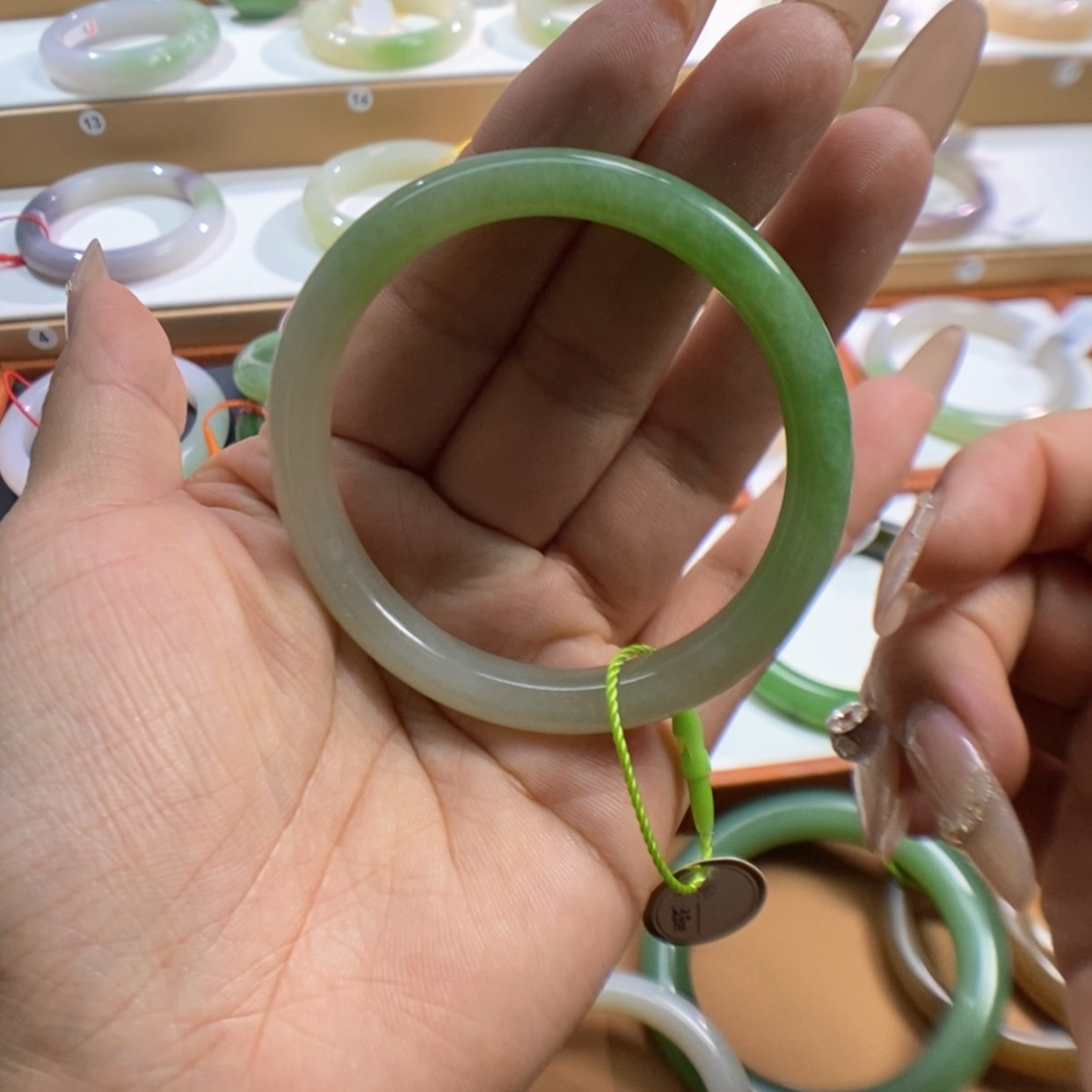 【闪购商品】和田玉（翠青玉）手镯未镶嵌牙*