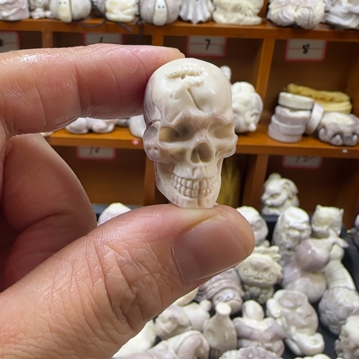 非金属配饰鹿角雕刻骷髅