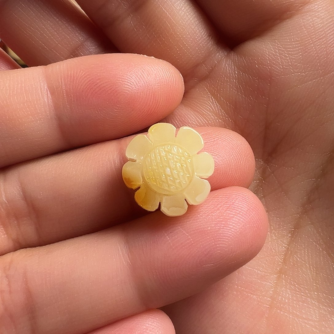 蜜蜡颈饰未镶嵌太阳花