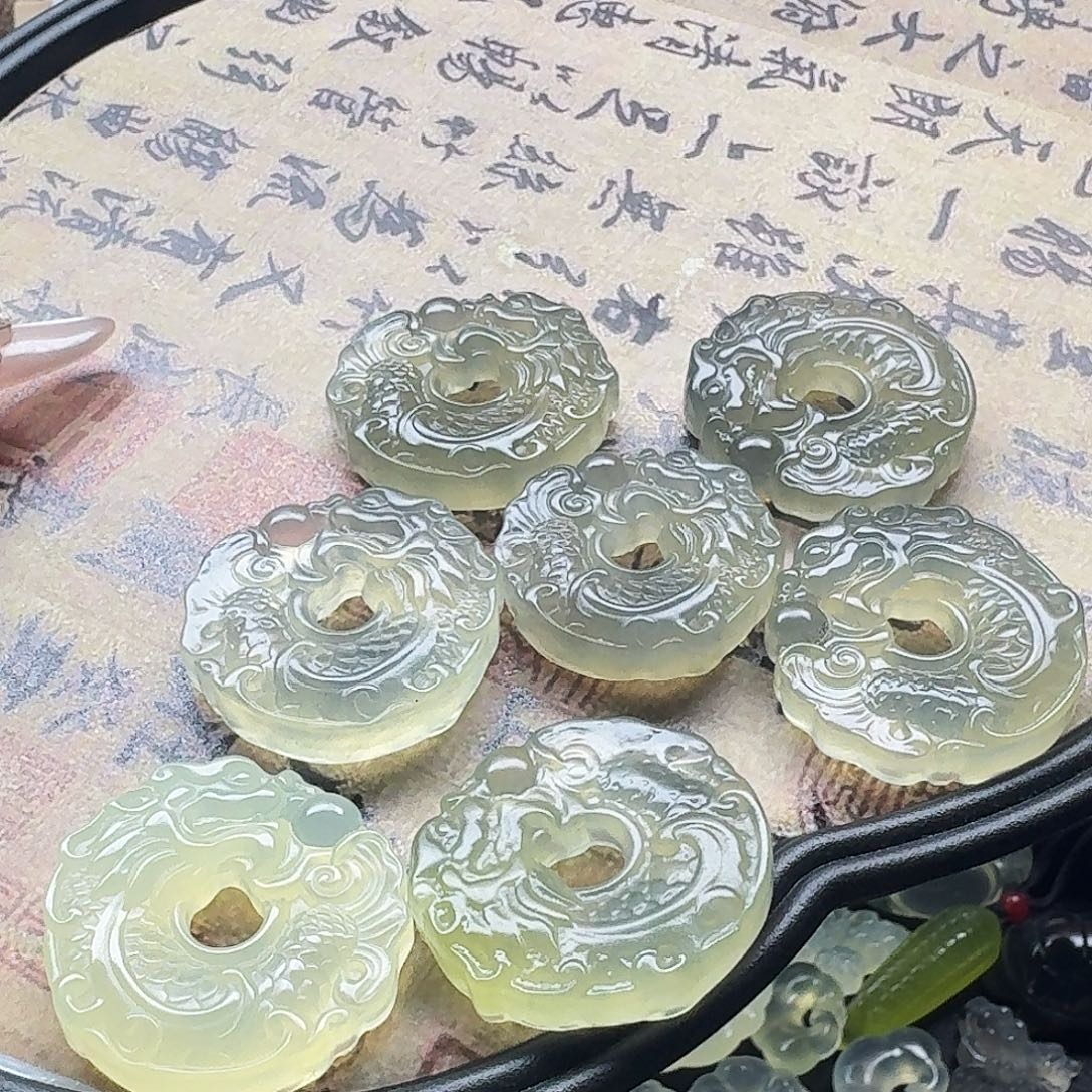 合金蛇纹石玉颈饰