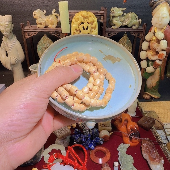 牧***马琉璃手工艺品孤品店的老板说我的手机没电