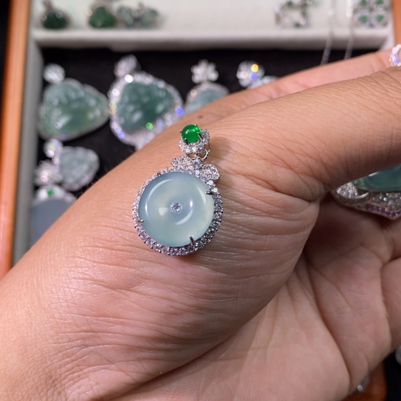 【闪购商品】翡翠颈饰银S925镶嵌天然