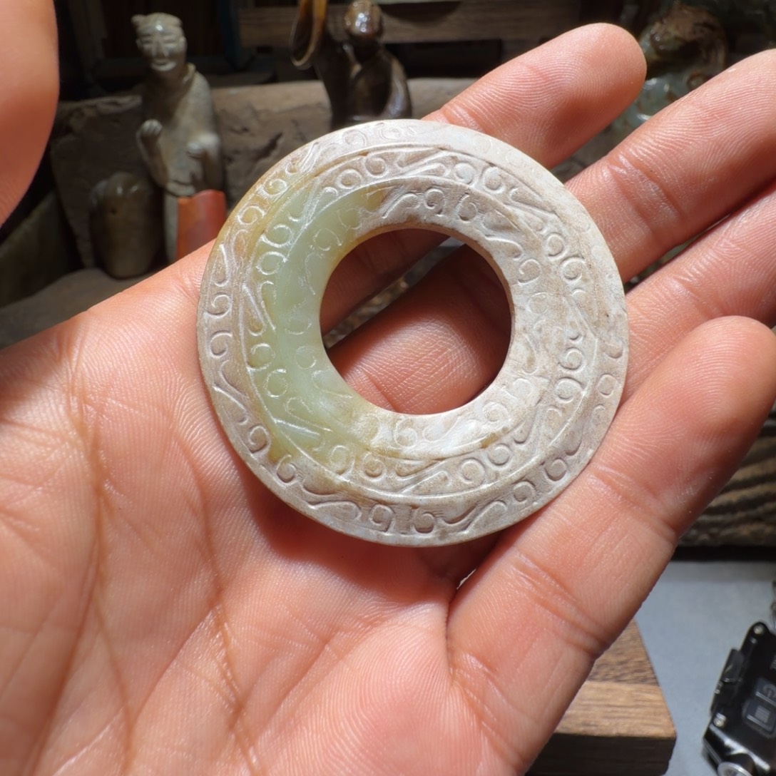 依***古和田玉（糖玉）未镶嵌颈饰