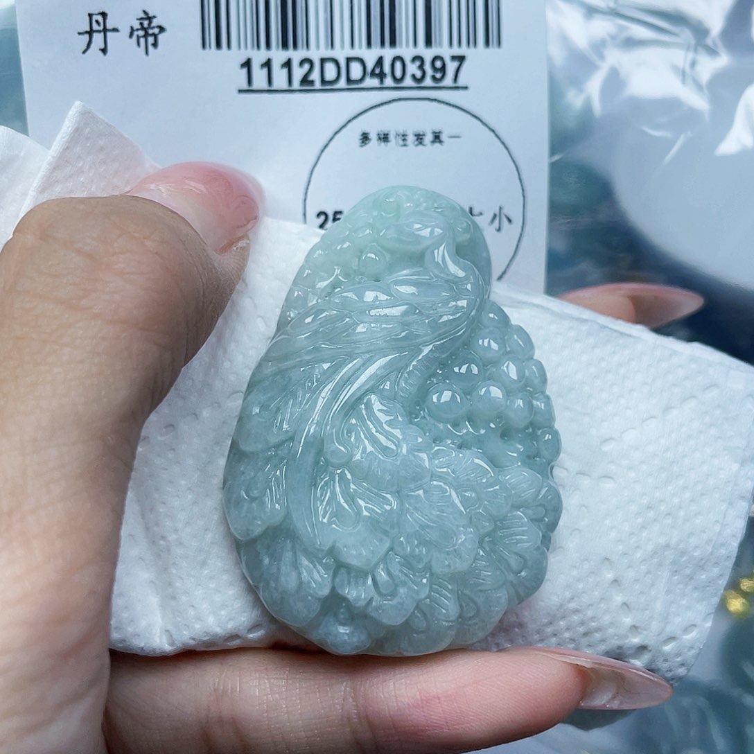 吊坠(不含链)未镶嵌翡翠