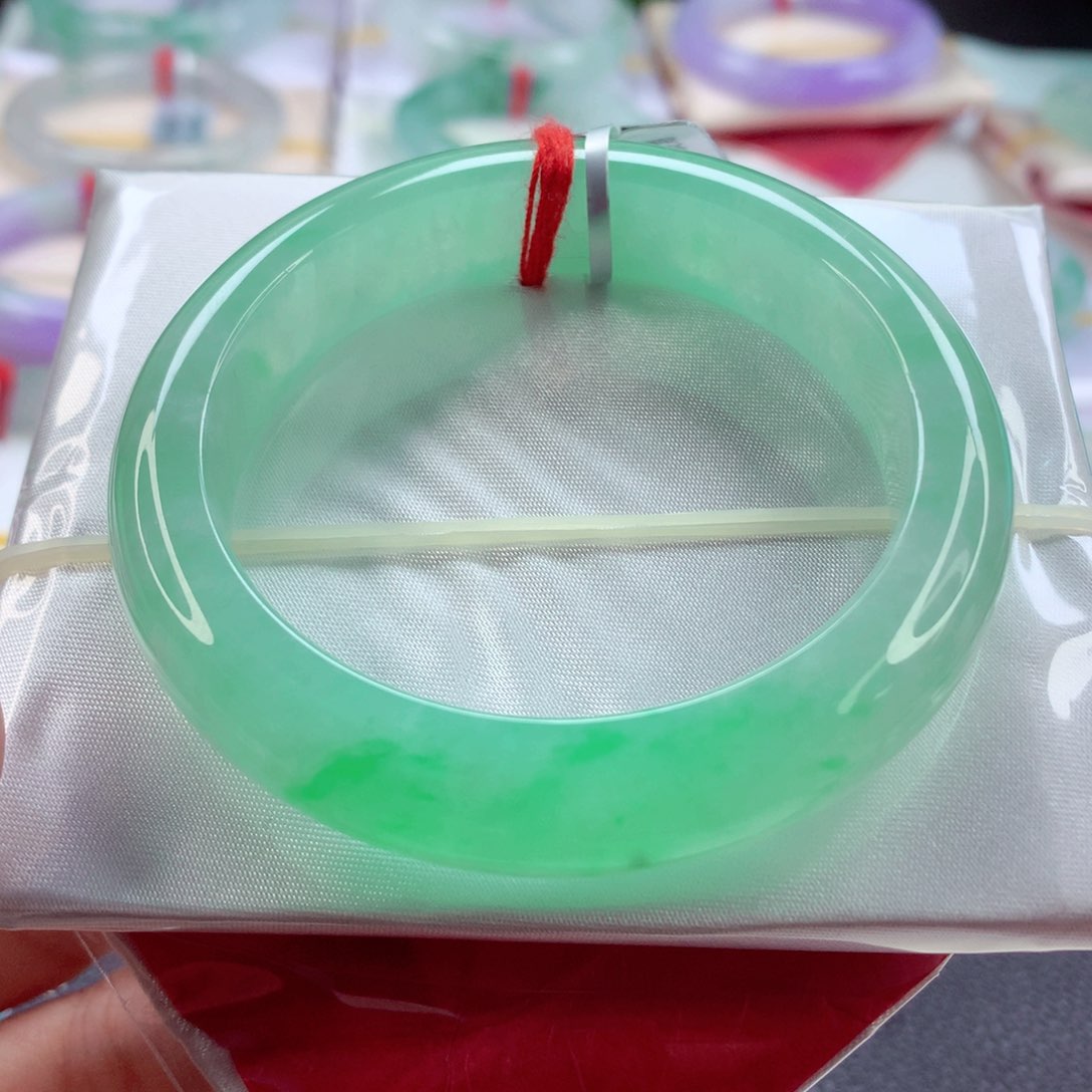 翡翠手镯未镶嵌52.5甜阳绿完美A