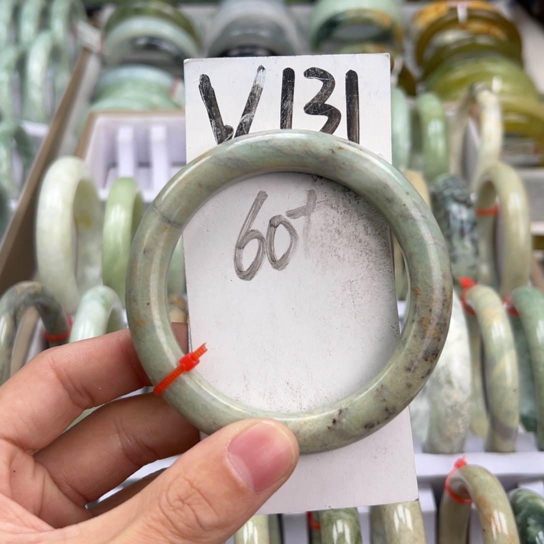 岫玉手镯未镶嵌天然岫玉