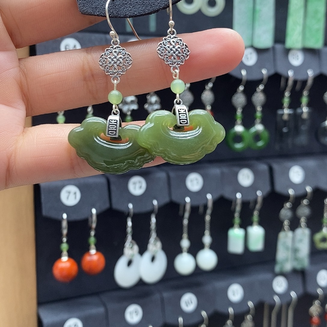 阿***阮和田玉银S925镶嵌耳饰