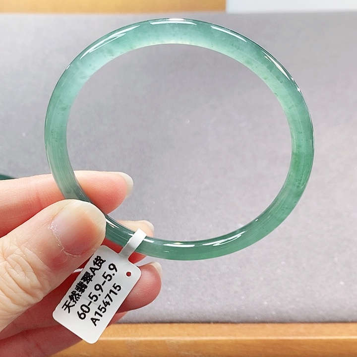 【闪购商品】翡翠手镯（圆镯）未镶嵌