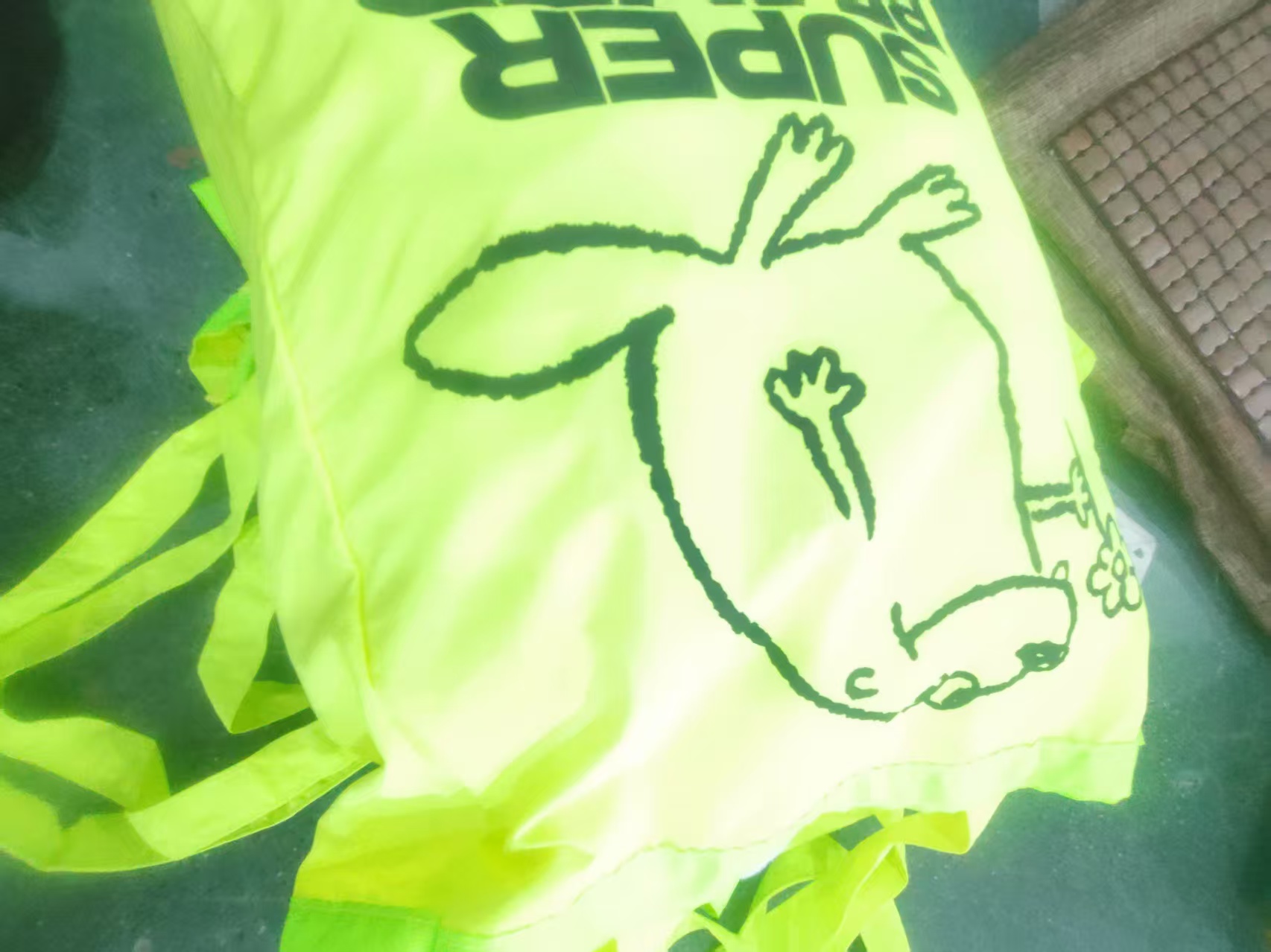 荧光绿手提收纳包包发3个