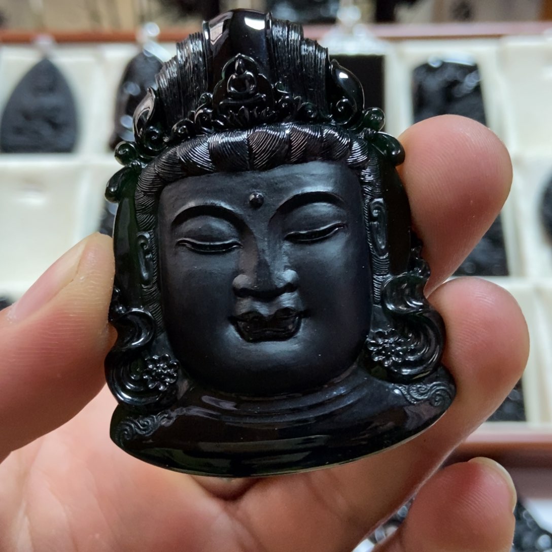 翡翠颈饰未镶嵌用****2