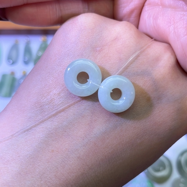 翡翠颈饰未镶嵌甜甜圈