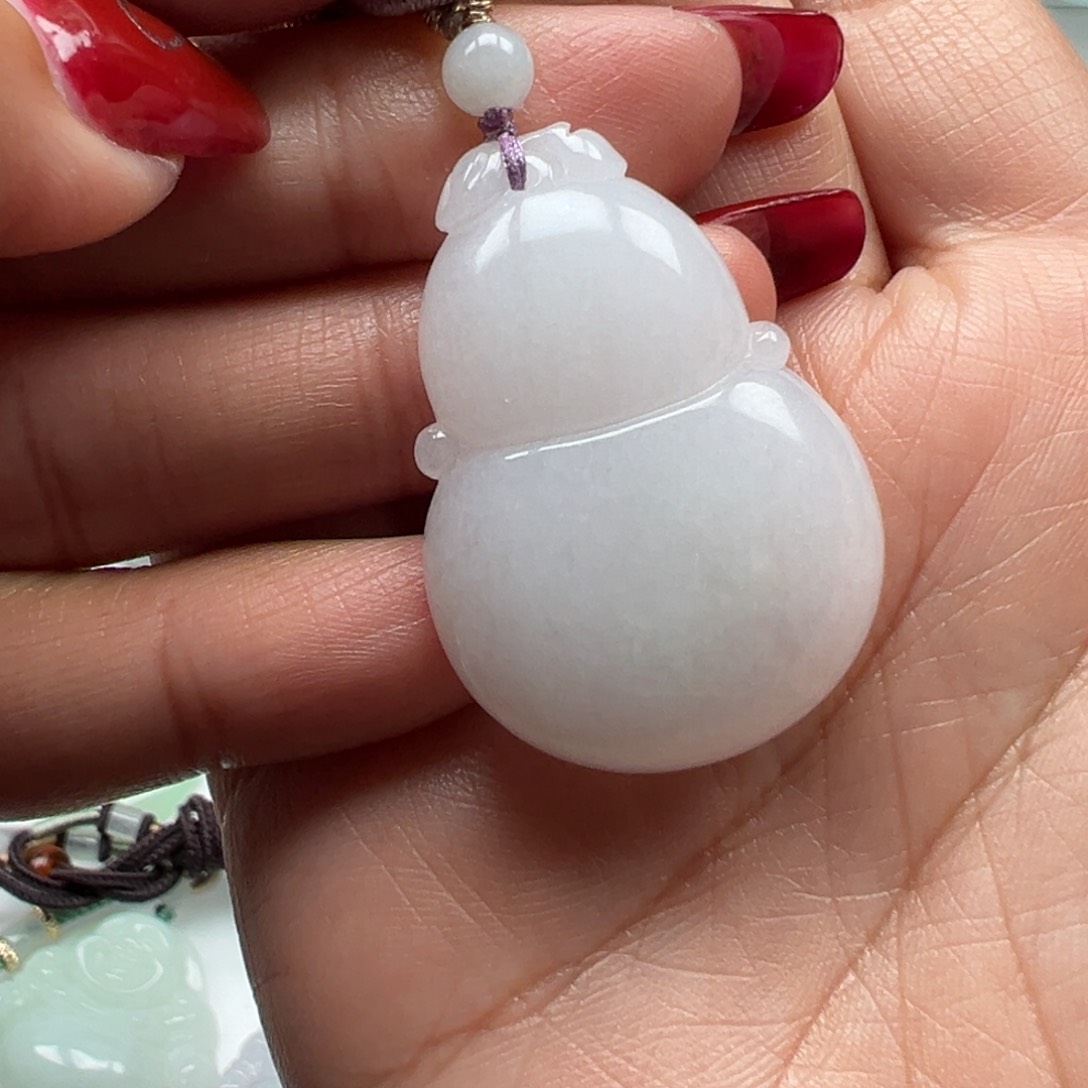 翡翠颈饰未镶嵌葫芦