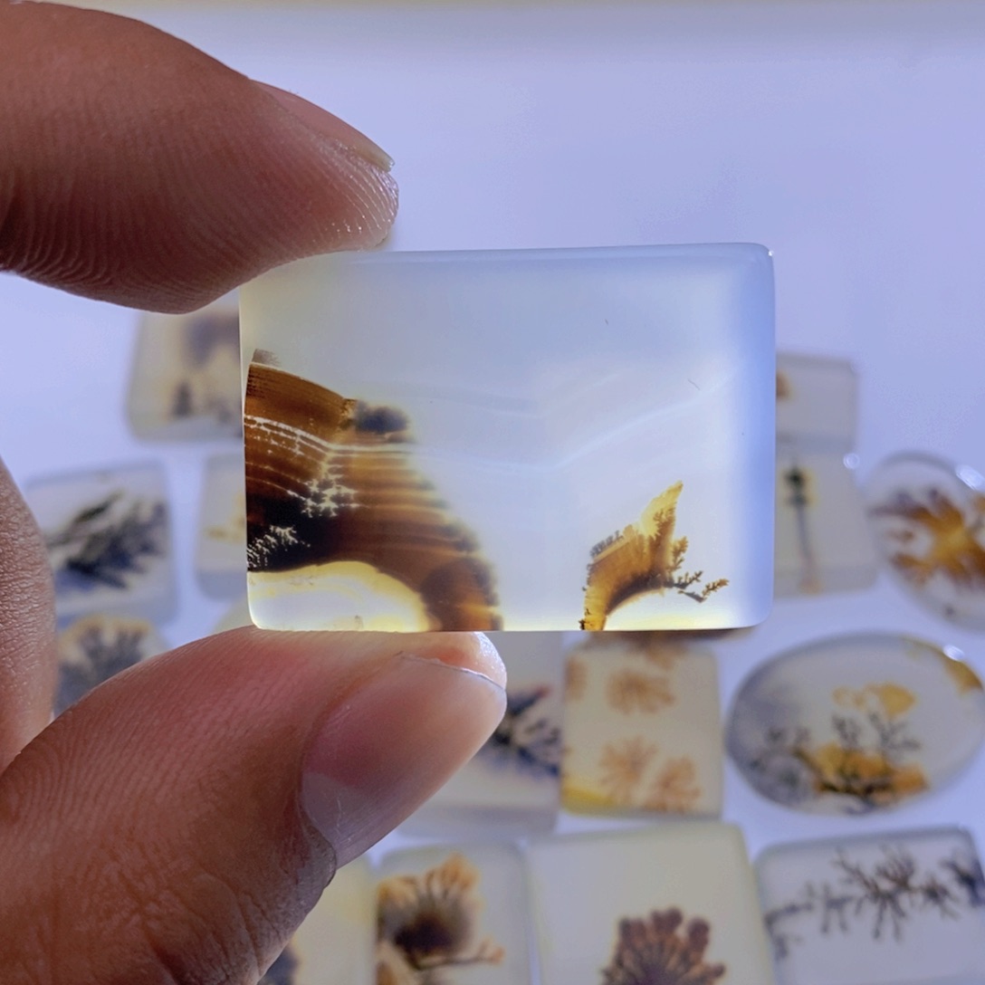 玛瑙/玉髓颈饰未镶嵌