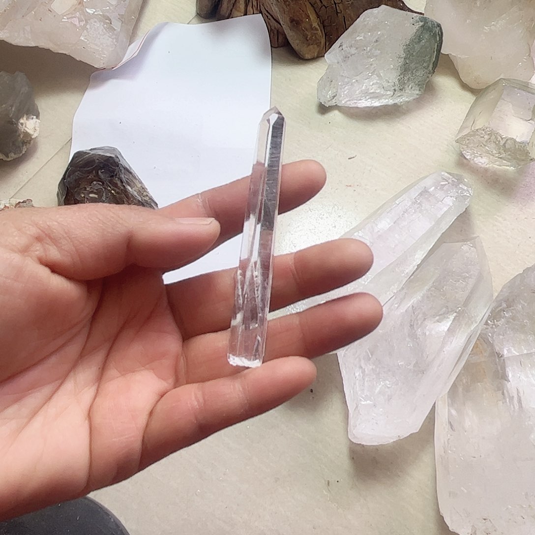 水晶天然水晶原石未镶嵌李*瑞