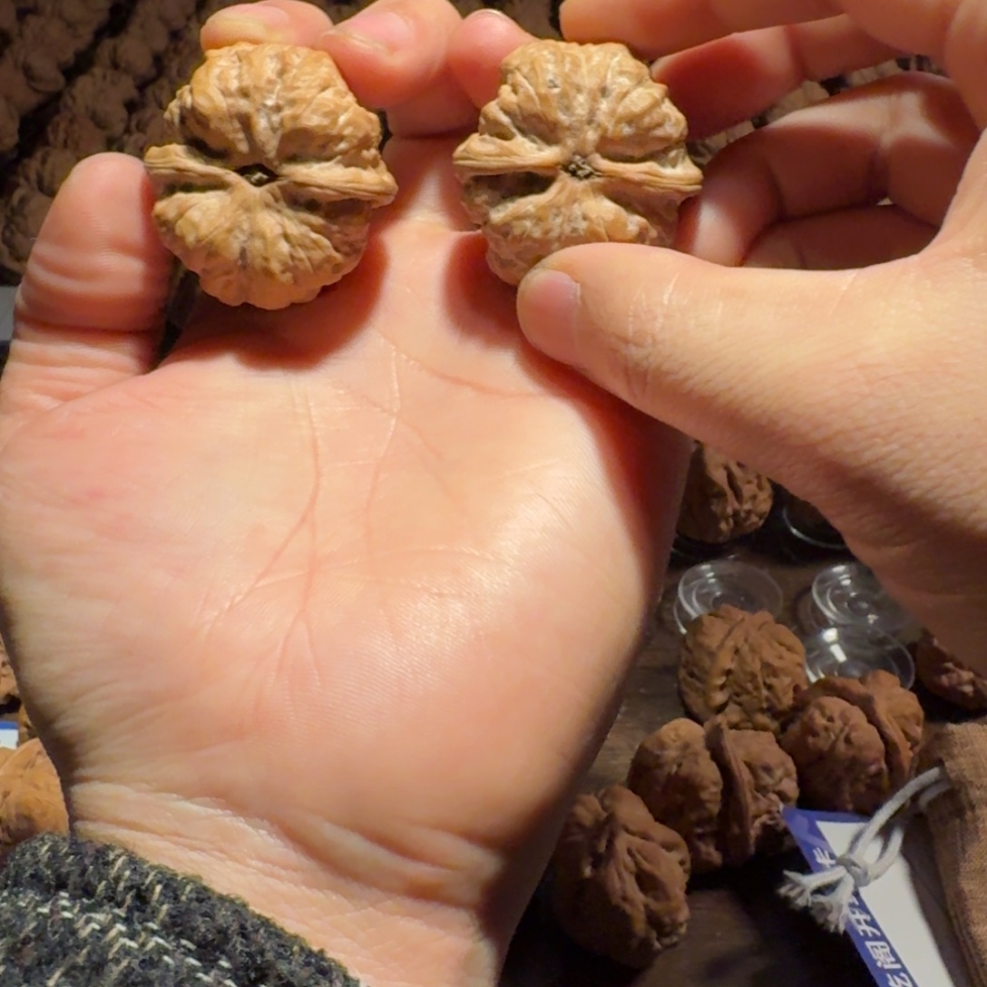 麦***哥文玩核桃吊坠蛤蟆的眼睛是真的好看啊我