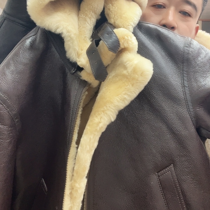 棕色连帽米黄色毛52码皮毛一体