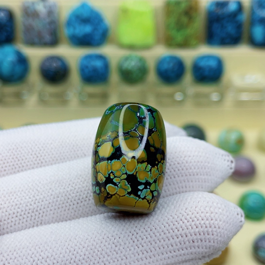 未镶嵌绿松石颈饰