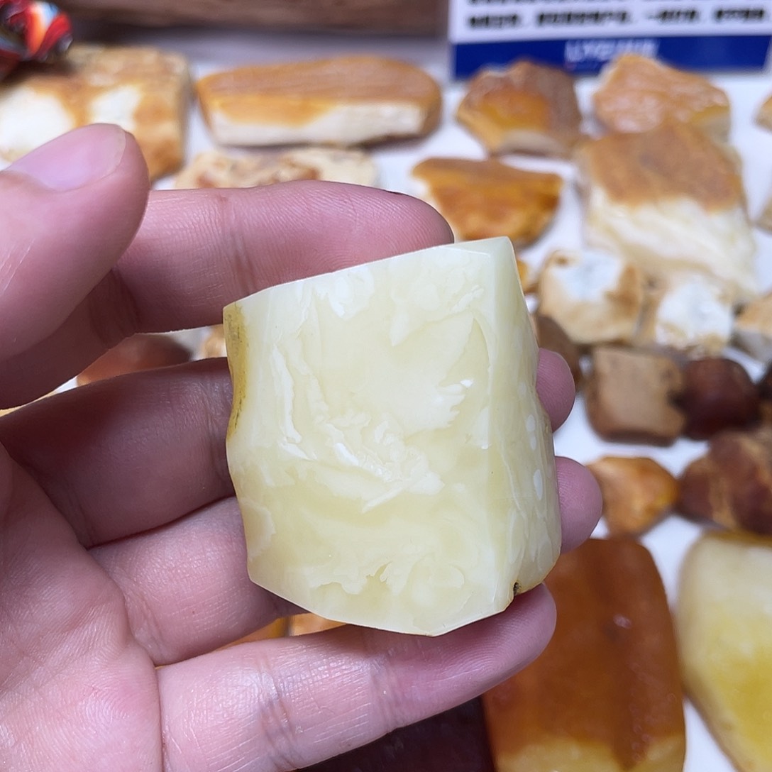 定制琥珀未镶嵌原矿琥珀