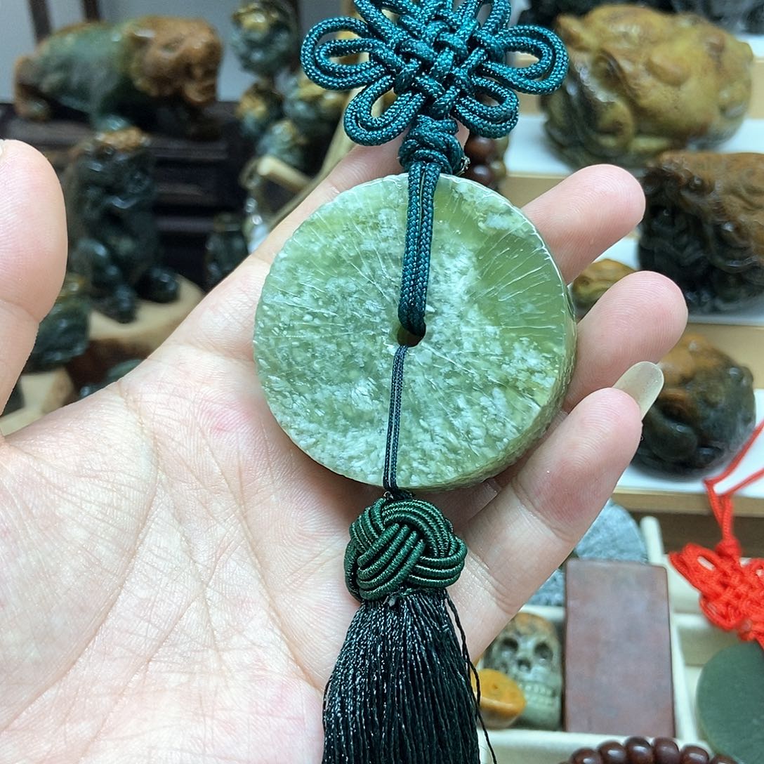 岫岩河磨玉（透闪石质玉）挂件未镶嵌