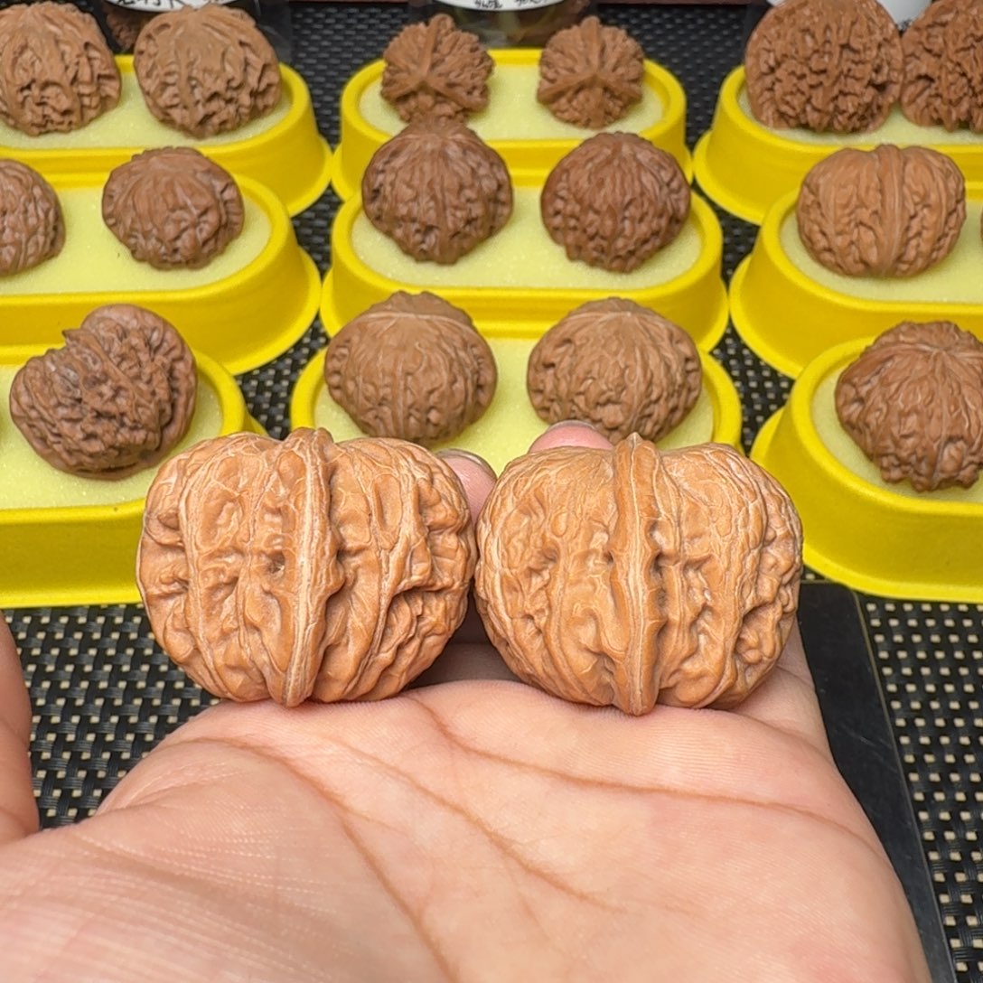 s***.文玩核桃把件39平谷元宝