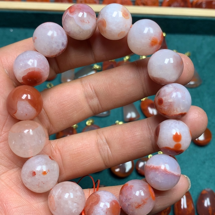 南红玛瑙手串未镶嵌15+m m