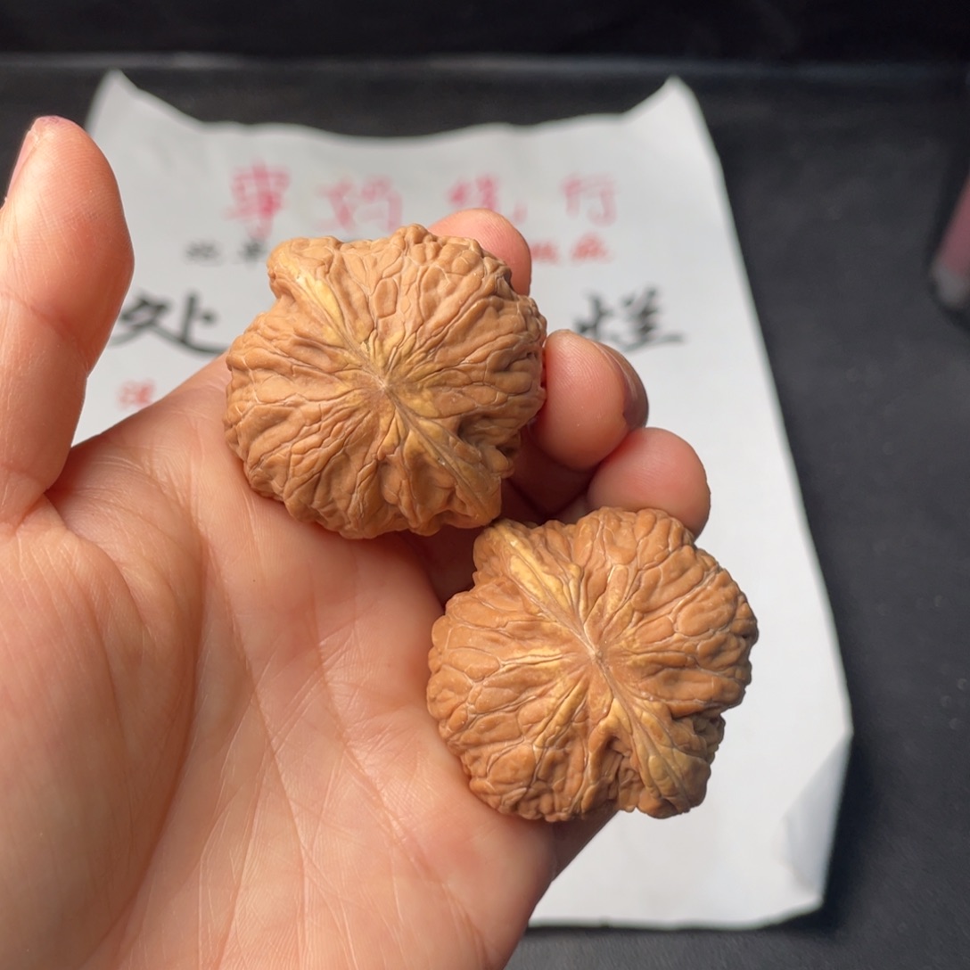 把件文玩核桃394。40铁锤有黄