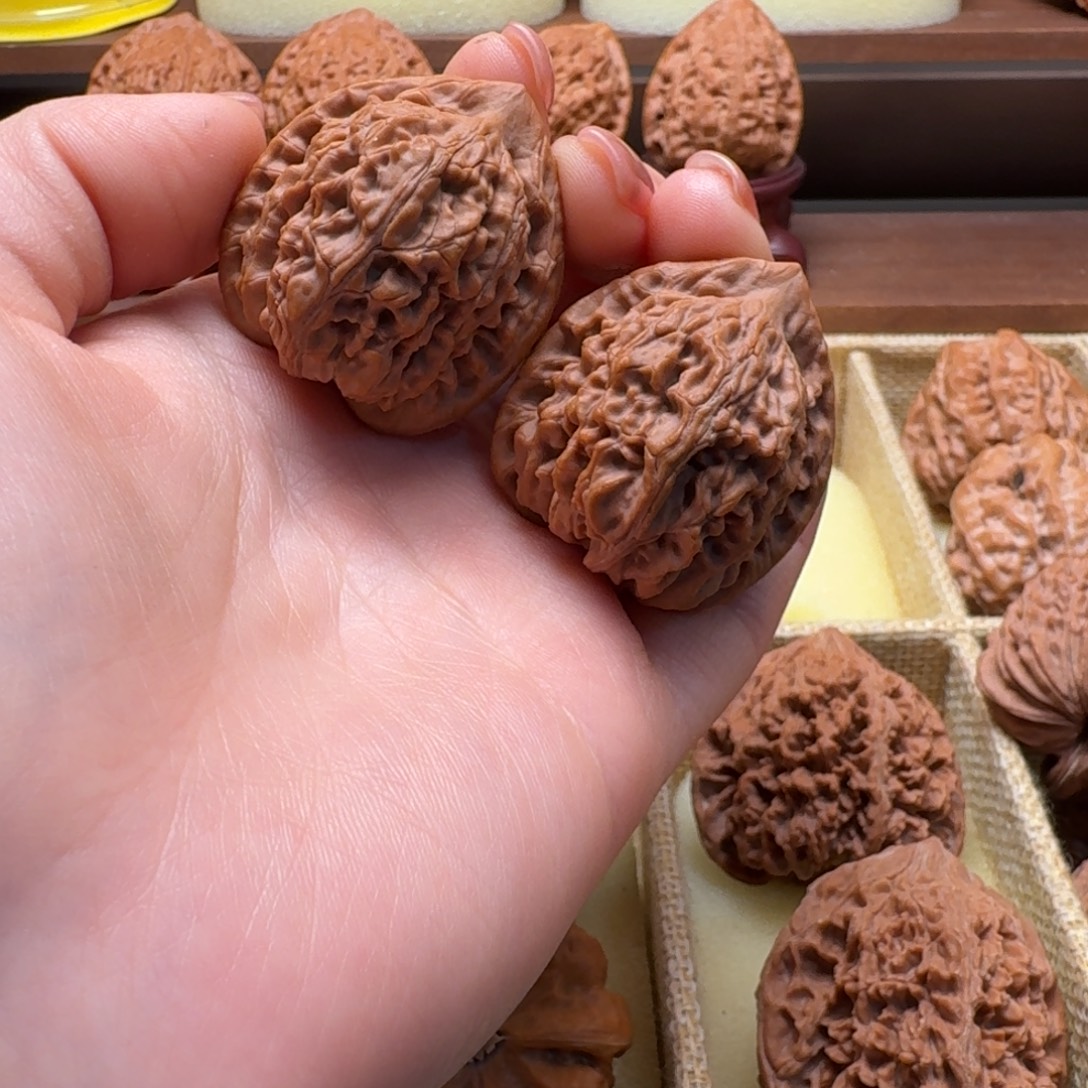 马***克吊坠文玩核桃34金三角