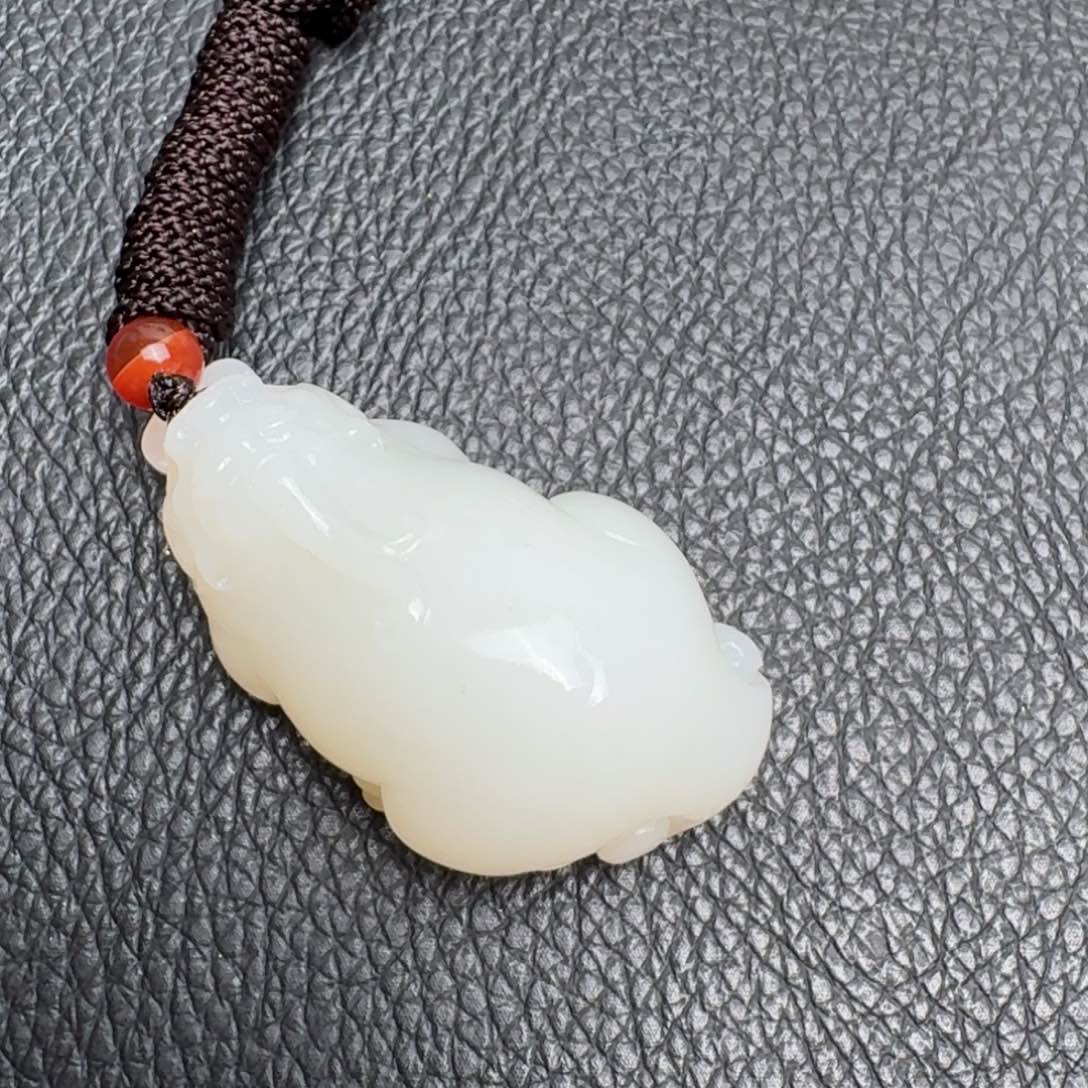 和田玉颈饰未镶嵌多****谢