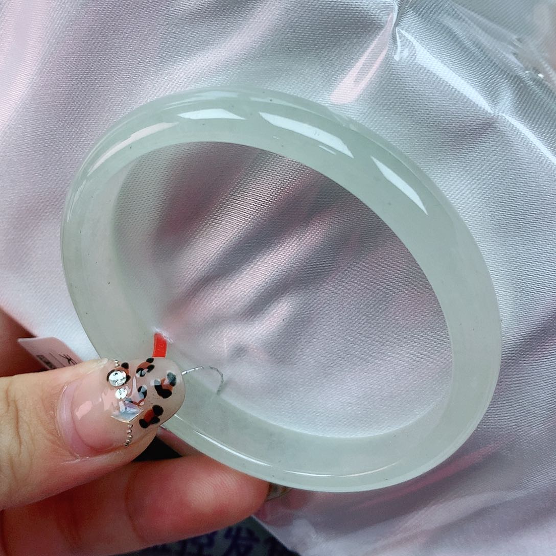 翡翠手镯未镶嵌54贵