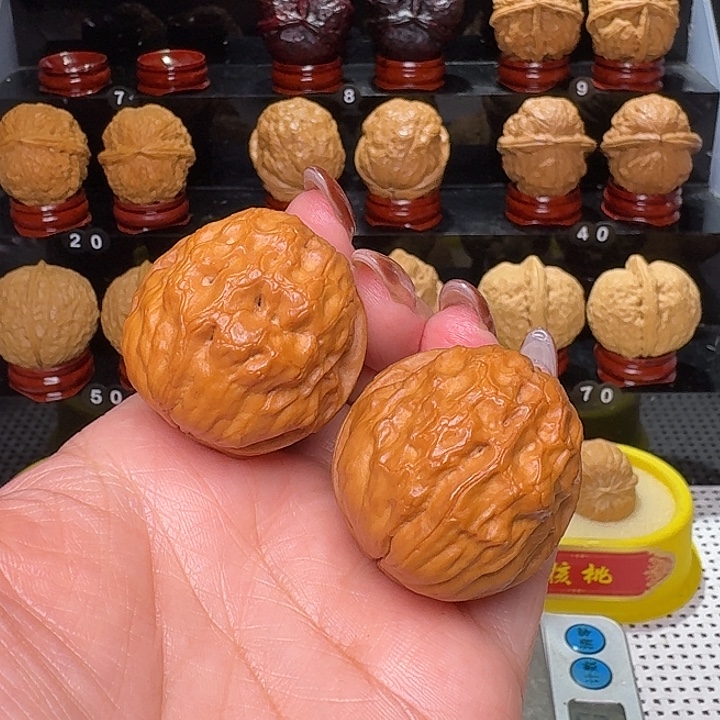 伴***）把件文玩核桃疙瘩包188