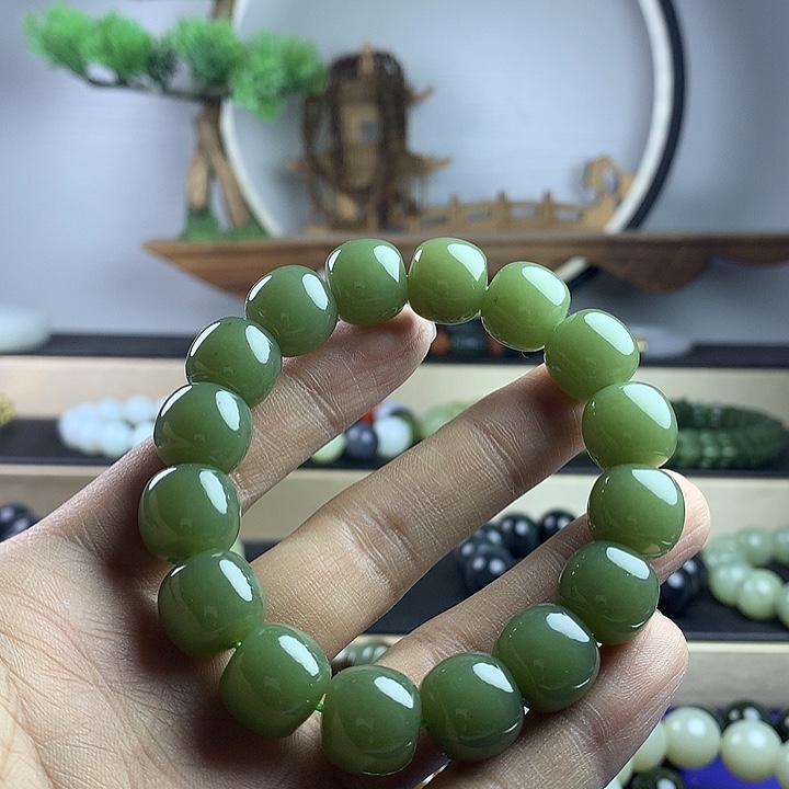 大***金和田玉未镶嵌手串