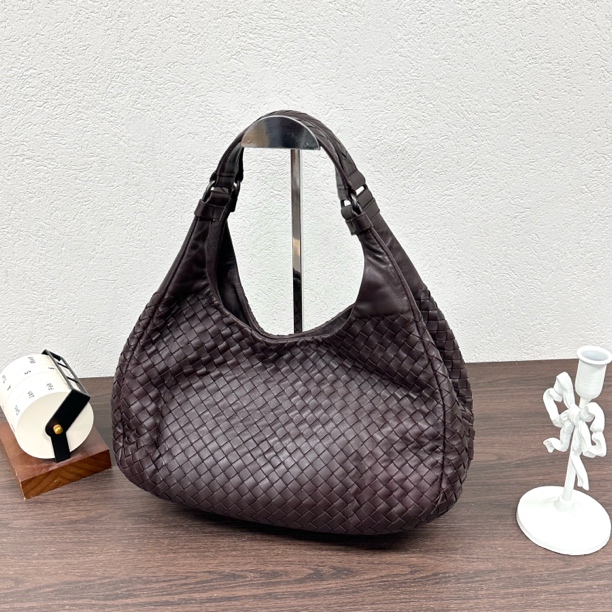95新 BOTTEGA VENETA/葆蝶家 红棕色编织双肩带hobo单肩包 124372