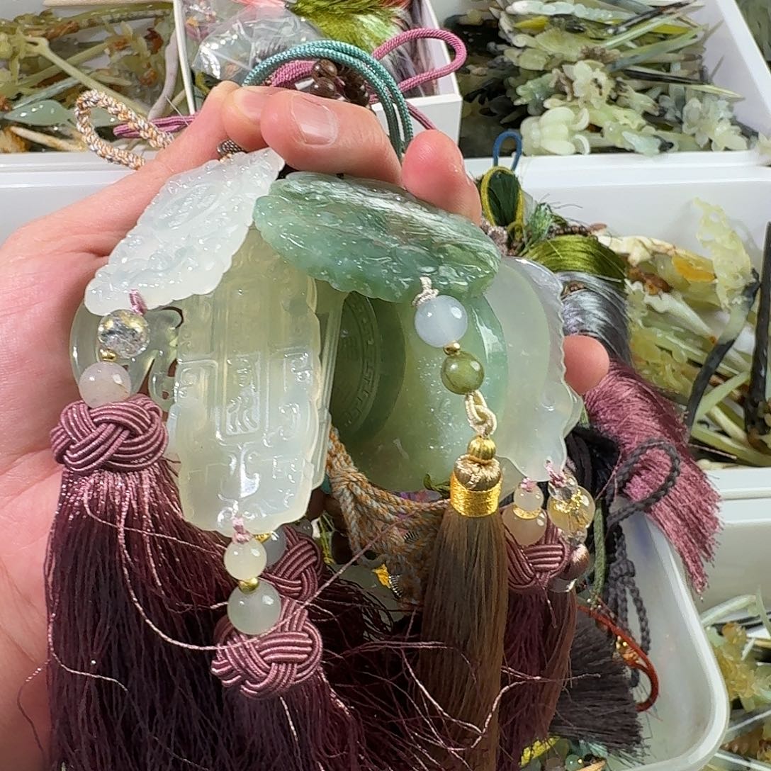 绯***迹蛇纹石玉未镶嵌腰佩