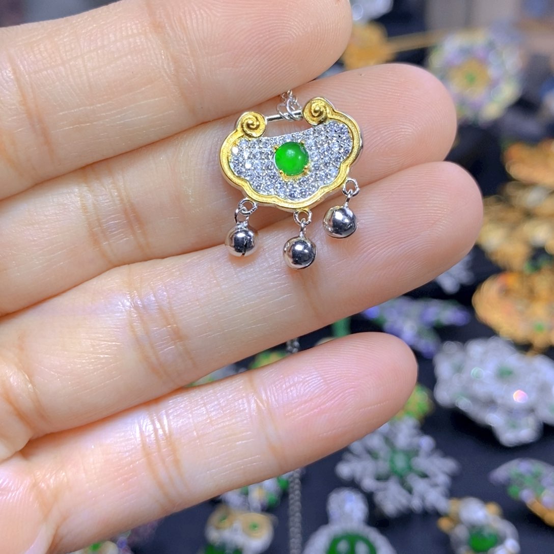 翡翠耳钉银S925镶嵌天然翡翠