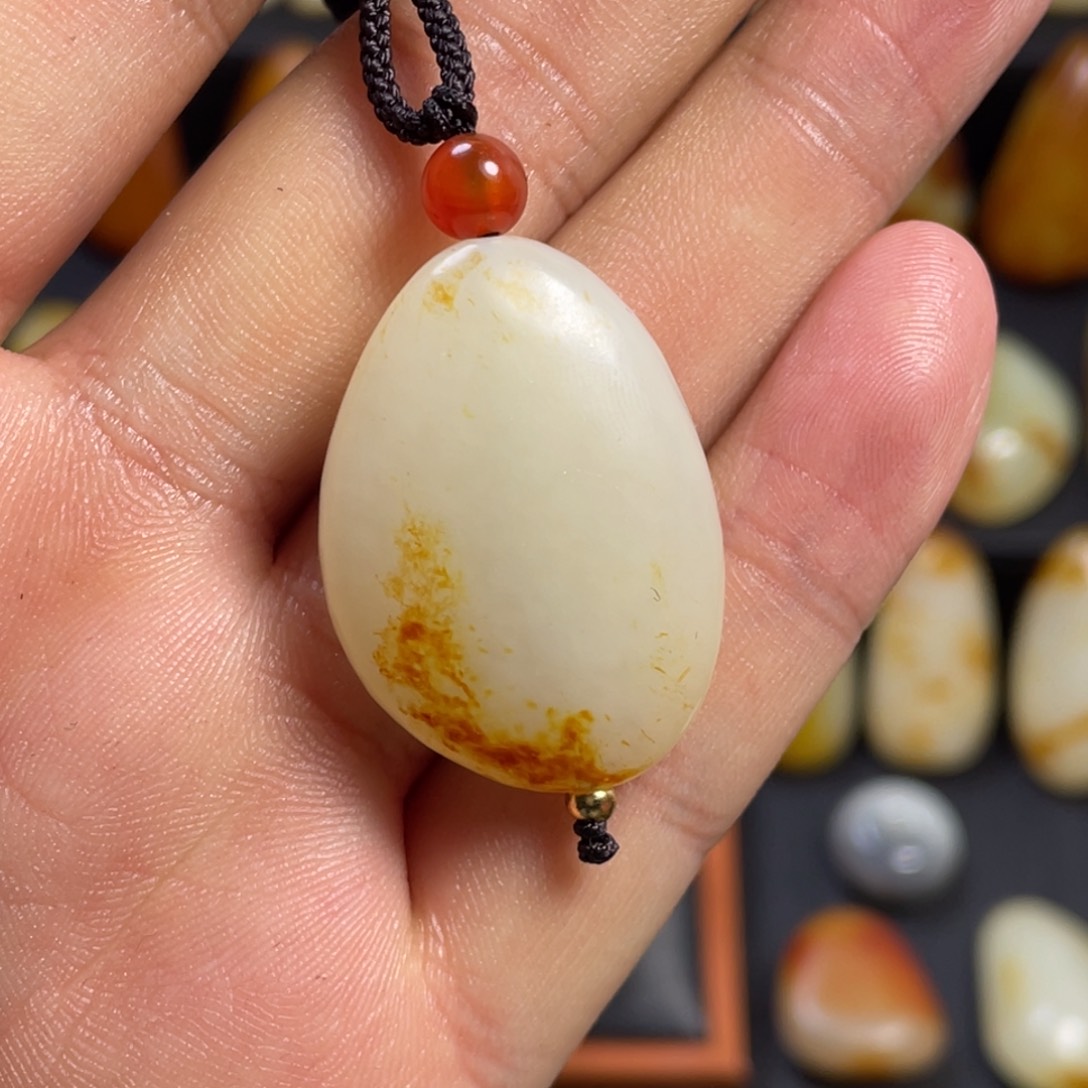 和田玉颈饰未镶嵌