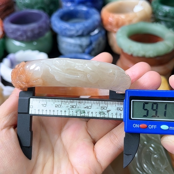 石英质玉手镯未镶嵌