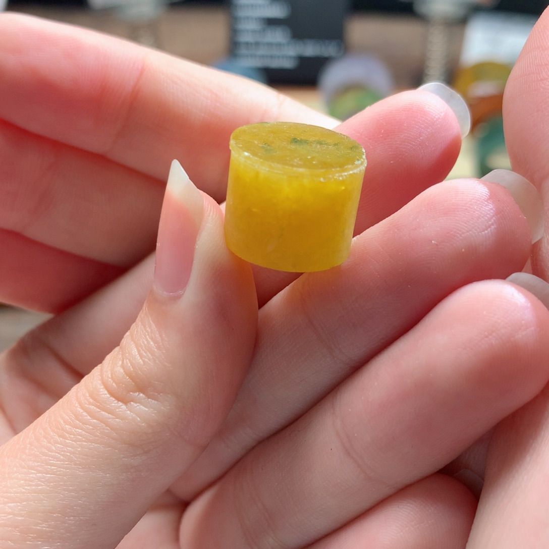 定制翡翠未镶嵌呱**财黄翡珠子 微瑕