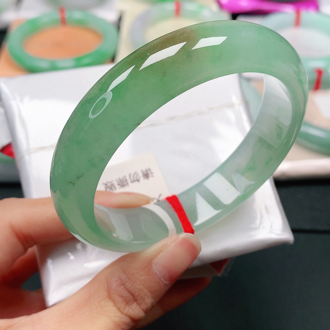 翡翠手镯未镶嵌天然翡翠手镯57