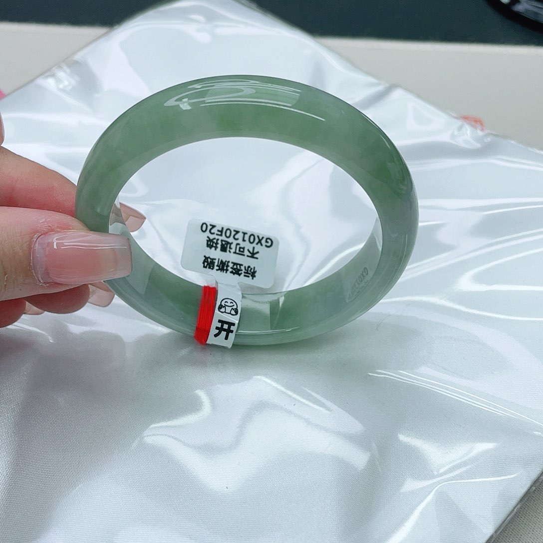 翡翠手镯未镶嵌正57.8