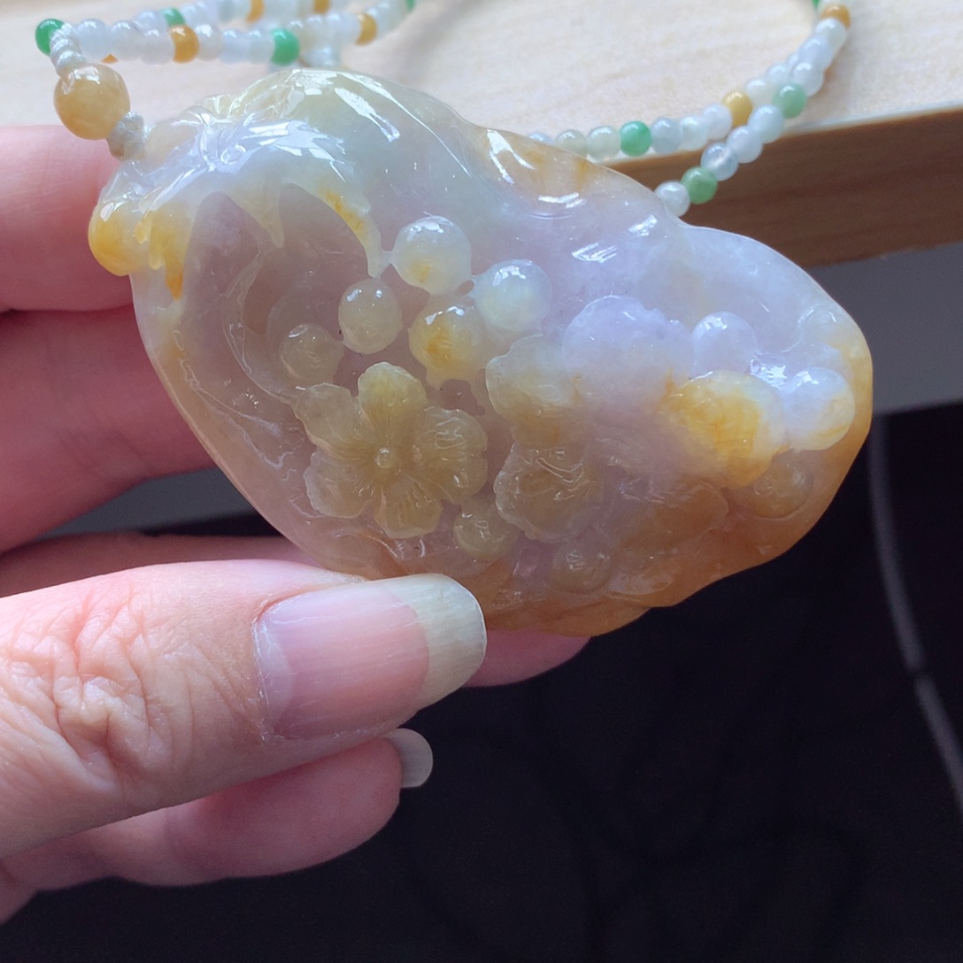 翡翠颈饰未镶嵌吊坠