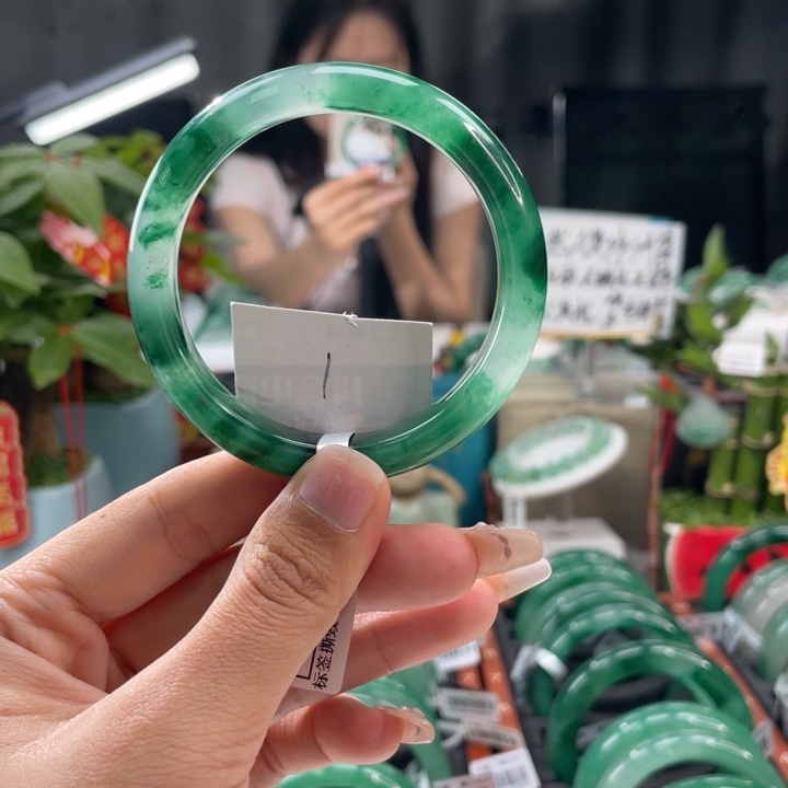 石英质玉手镯未镶嵌天然A货非洲翠手镯