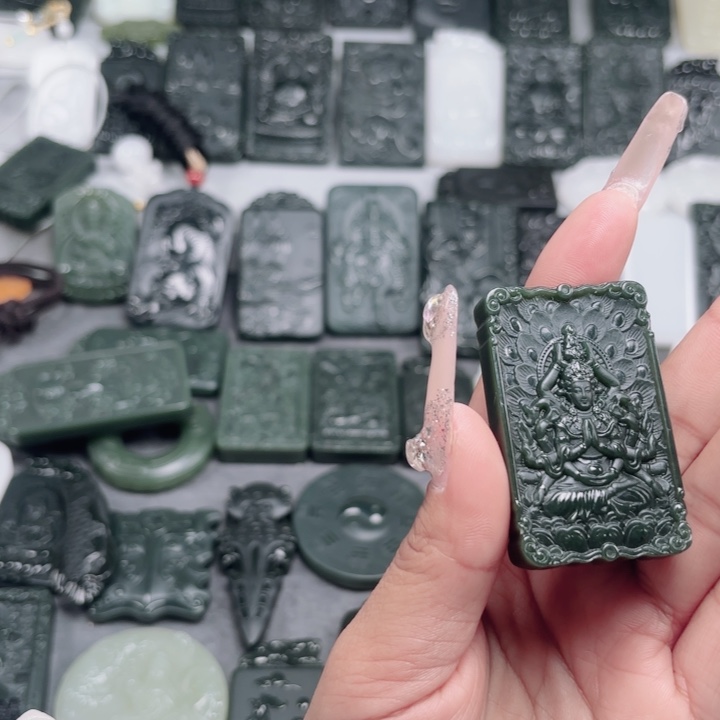 和田玉未镶嵌颈饰