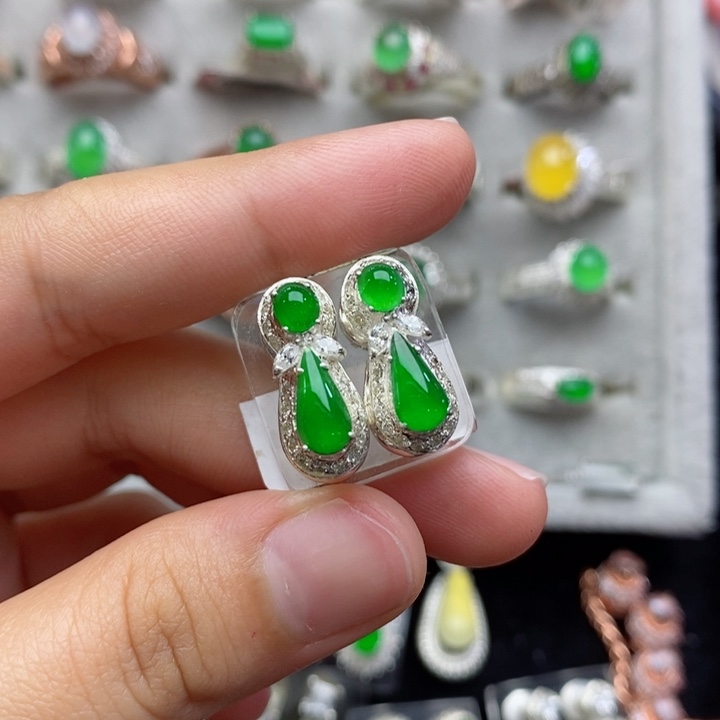 翡翠戒指未镶嵌蛋面