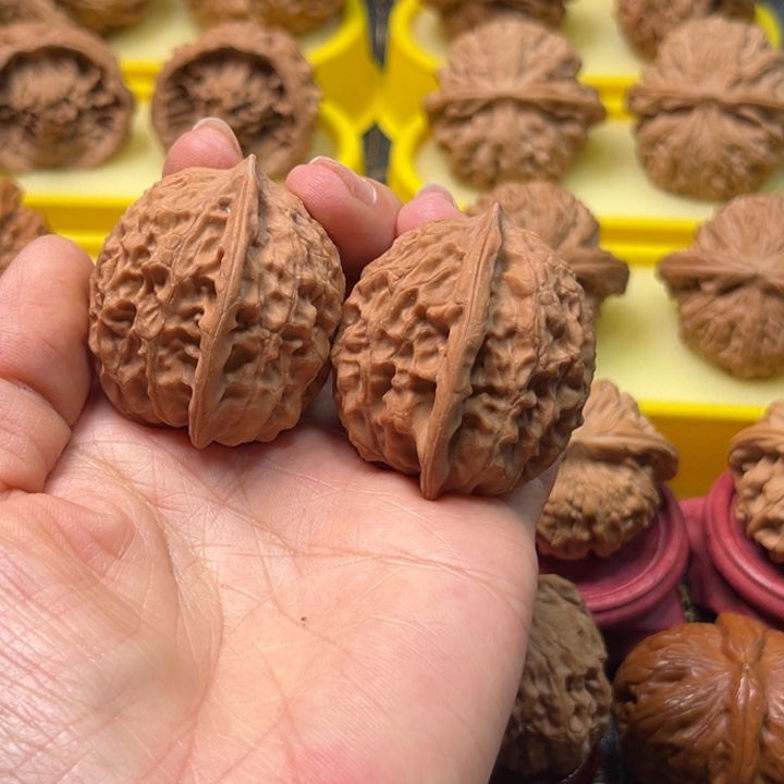 吊坠桃核35全品金牛