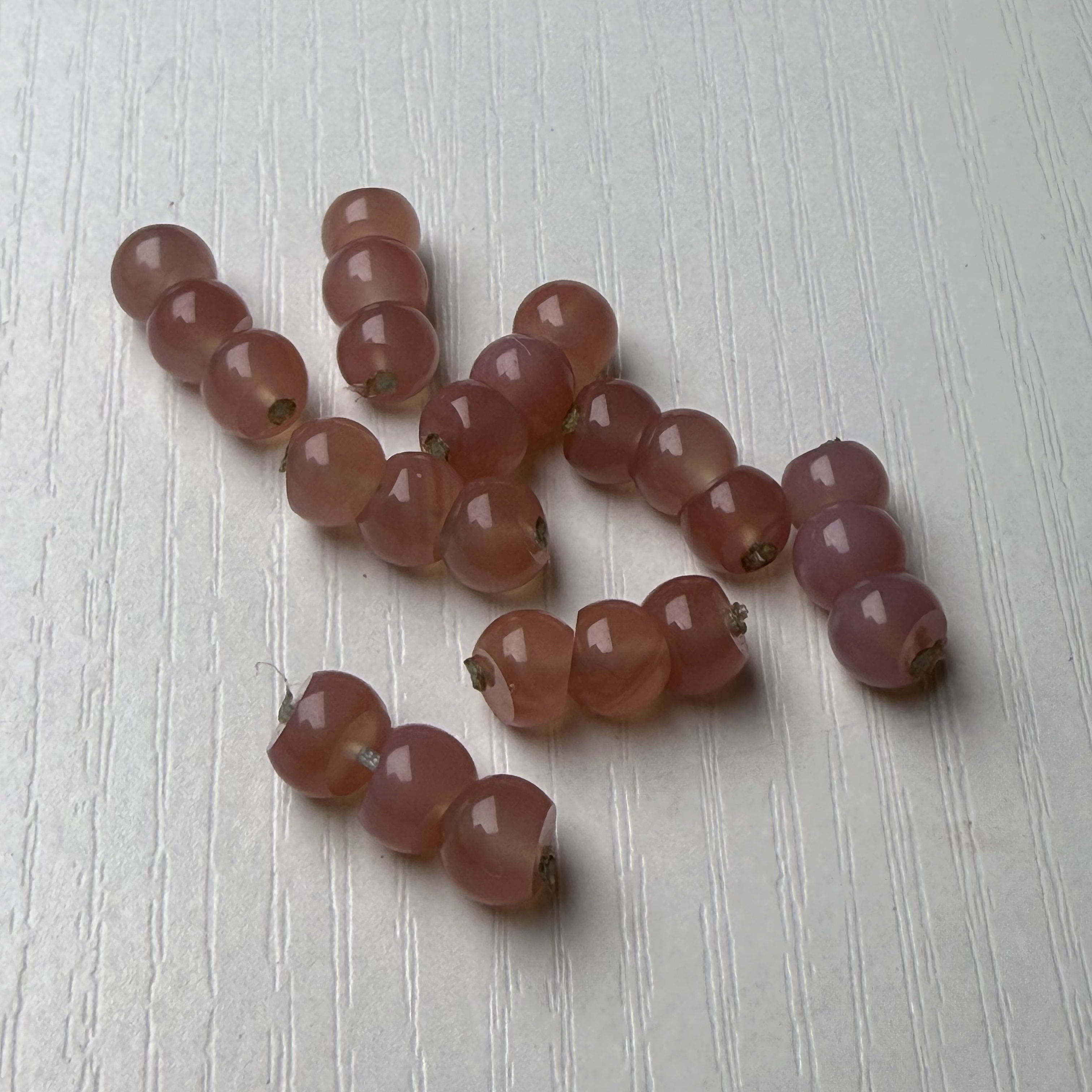 粉糯玛瑙大肠满沙一组三颗 尺寸6mm+文玩配饰 (多样性发货)